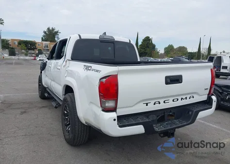 2017 Toyota Tacoma z USA, uszkodzony, nr VIN 5TFAZSCNXH045044